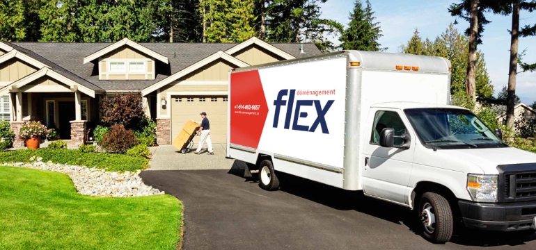 A Flex Moving truck in front of the house, offering services accredited by the IVAC.