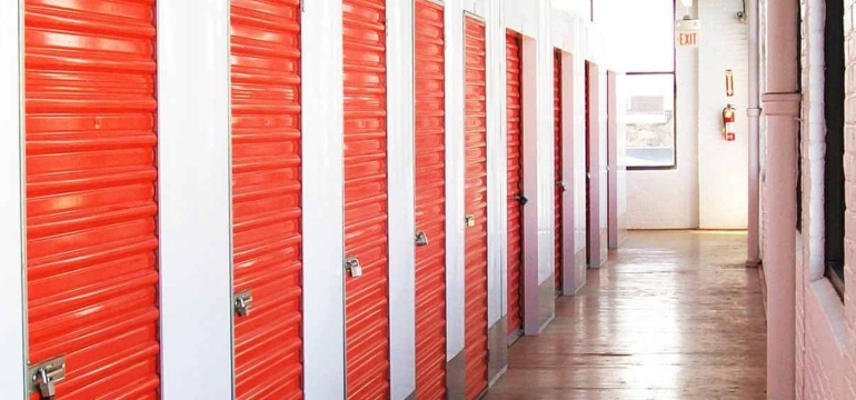 Doors of storage units Montreal